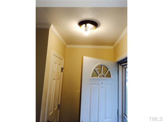 5407 Pine Top Circle Raleigh, NC 27612 - Photo 4 of 4