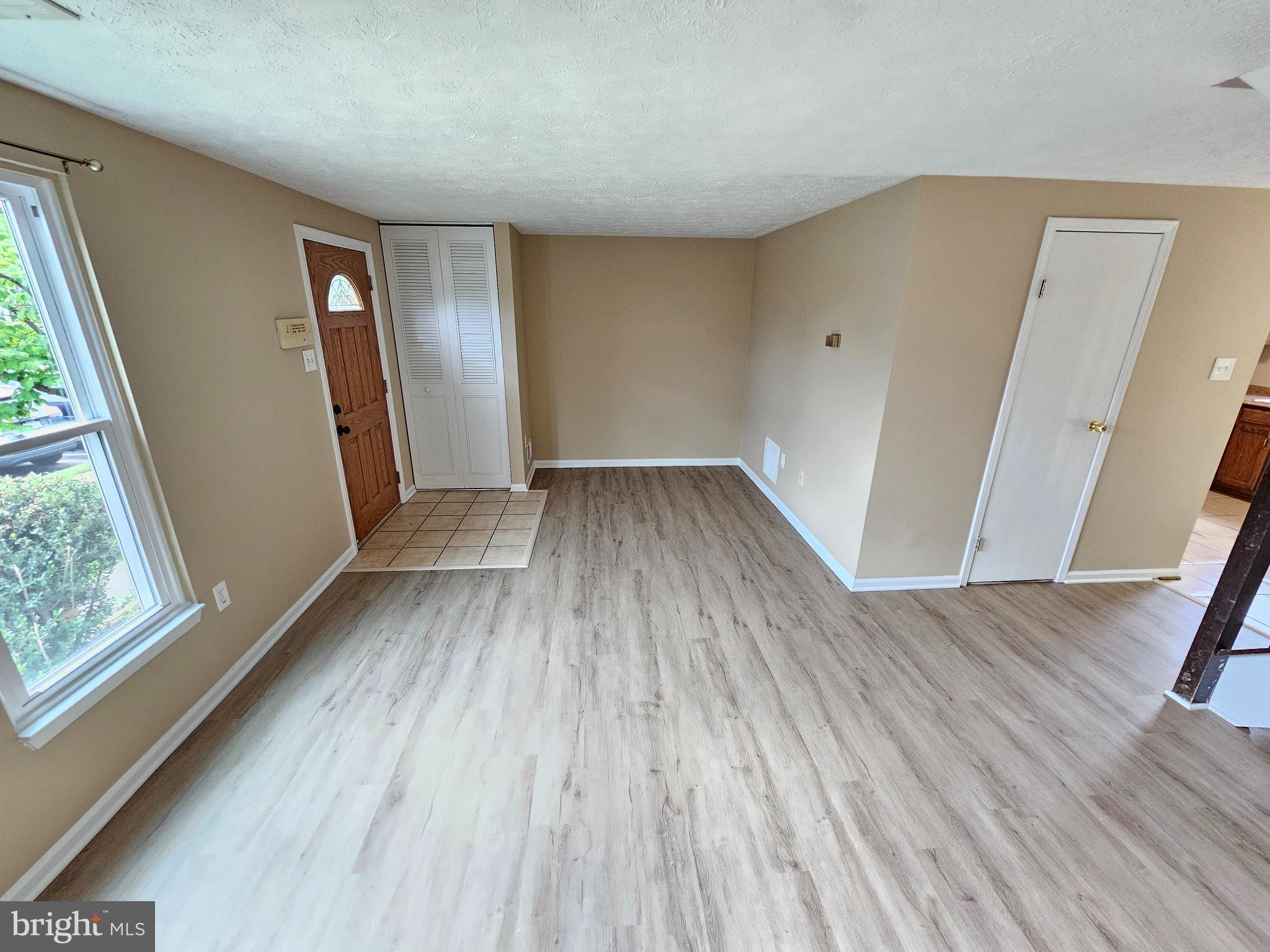 509 Beebe Court Frederick, MD 21703 - Photo 4 of 28 Living Room