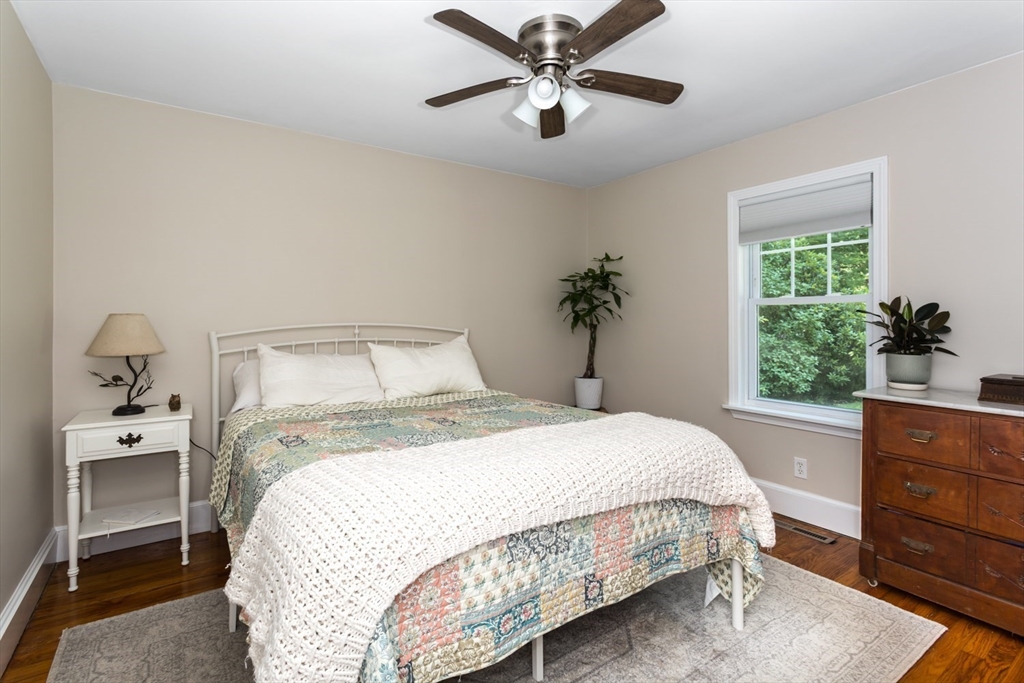 314 Pleasant Street Franklin, MA 02038 - Photo 25 of 40