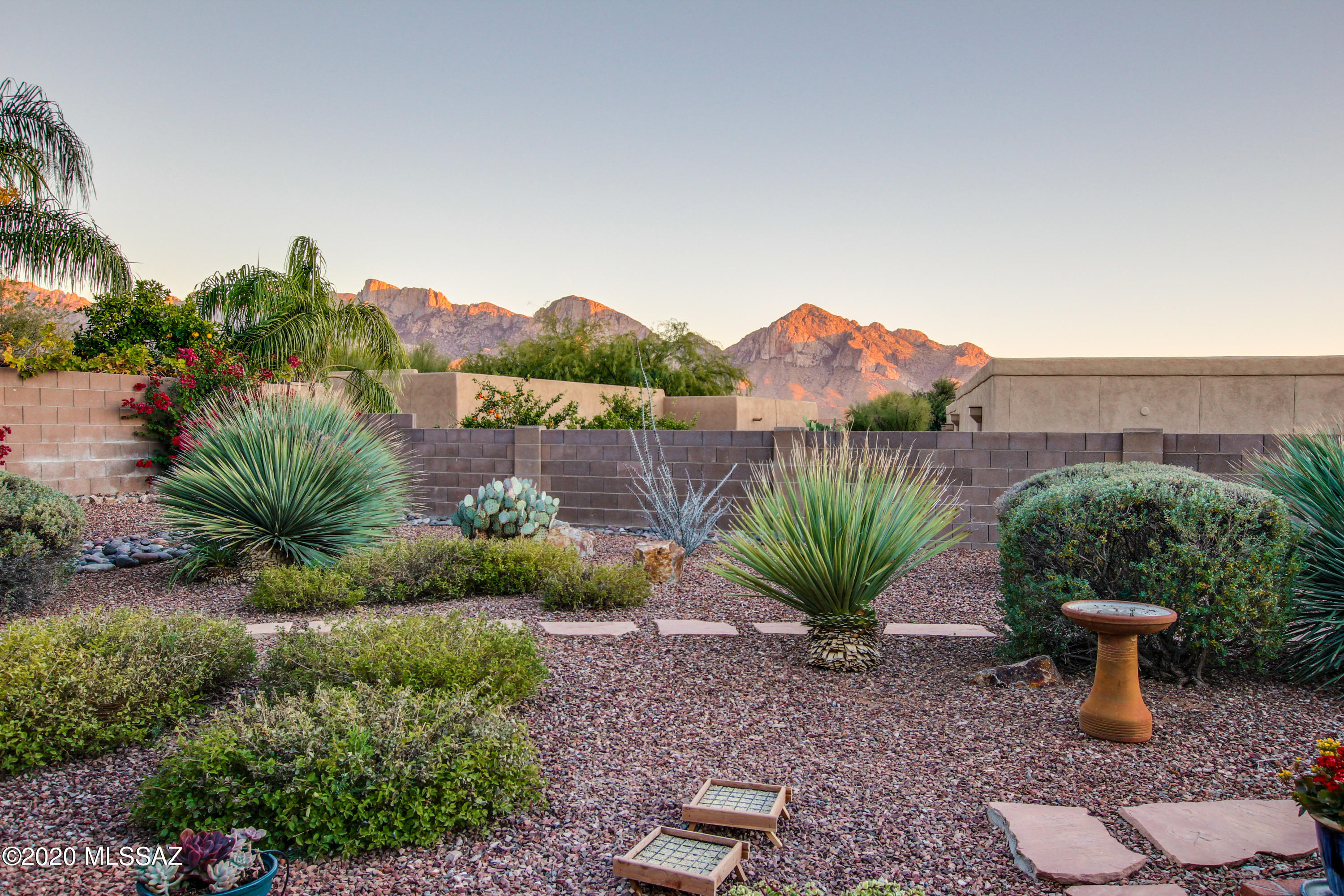 381 West Sugar Loaf Road Tucson, AZ 85737 - Photo 2 of 24 Gallery Image 2