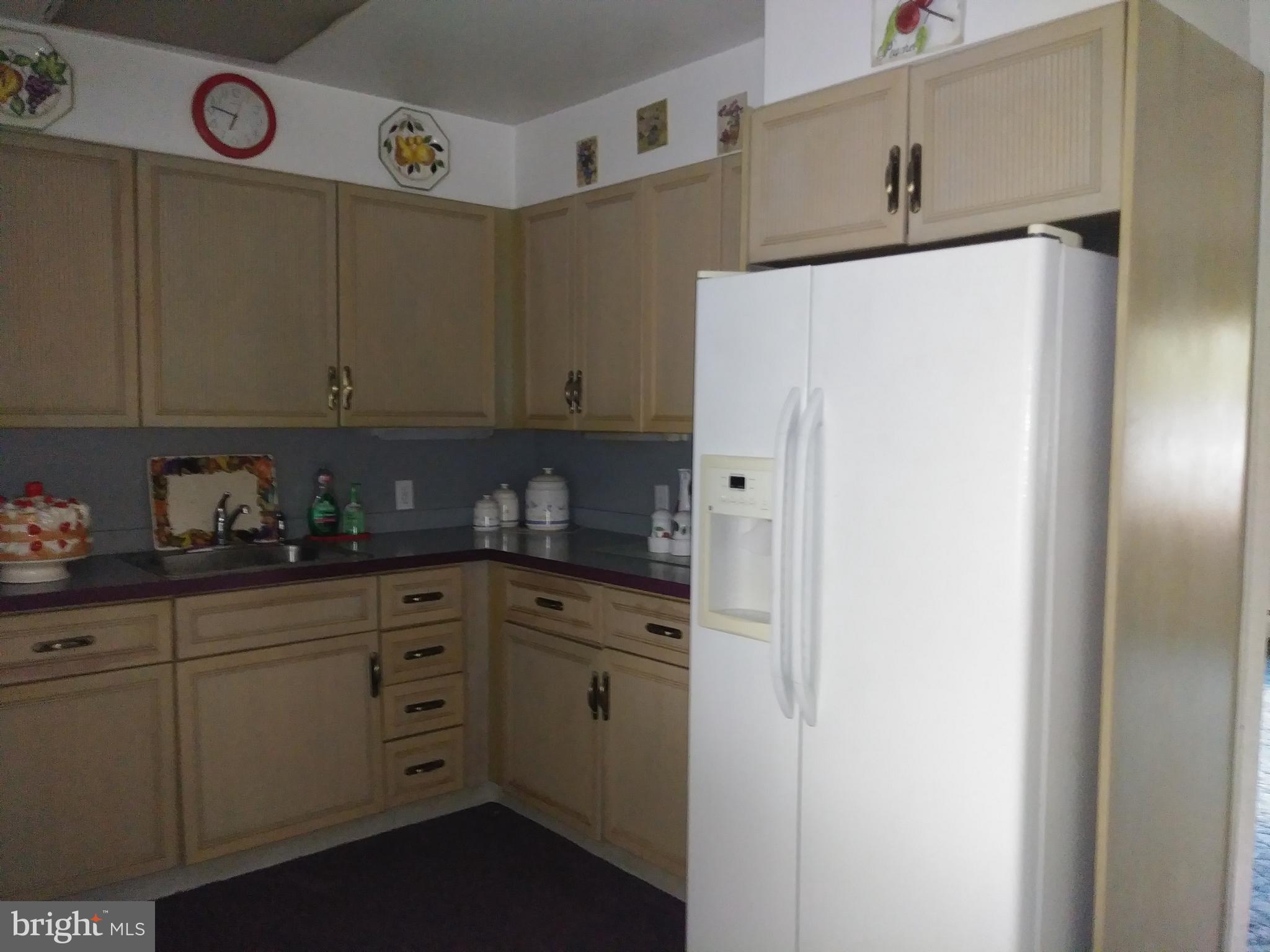 52 Queen Lily Road Levittown, PA 19057 - Photo 11 of 42 Kitchen