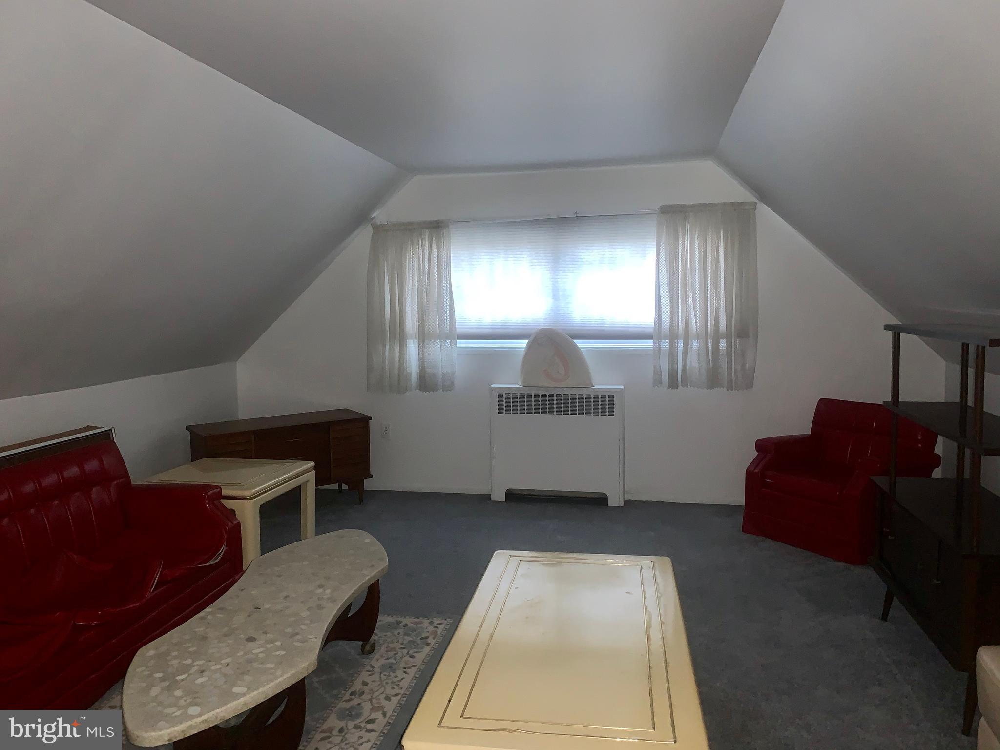 52 Queen Lily Road Levittown, PA 19057 - Photo 23 of 42 top floor living area
