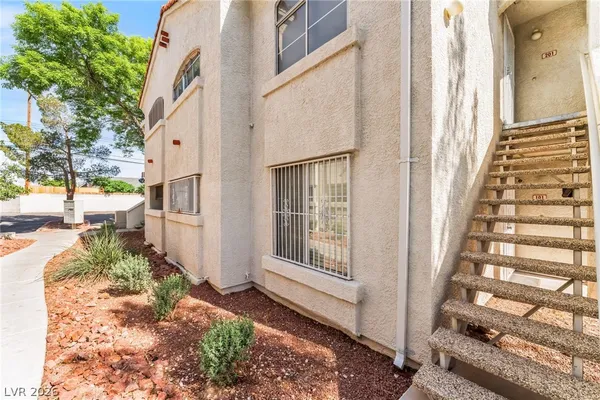 $1,395 | 4320 West Lake Mead Boulevard, Unit 201, Las Vegas, NV 89108