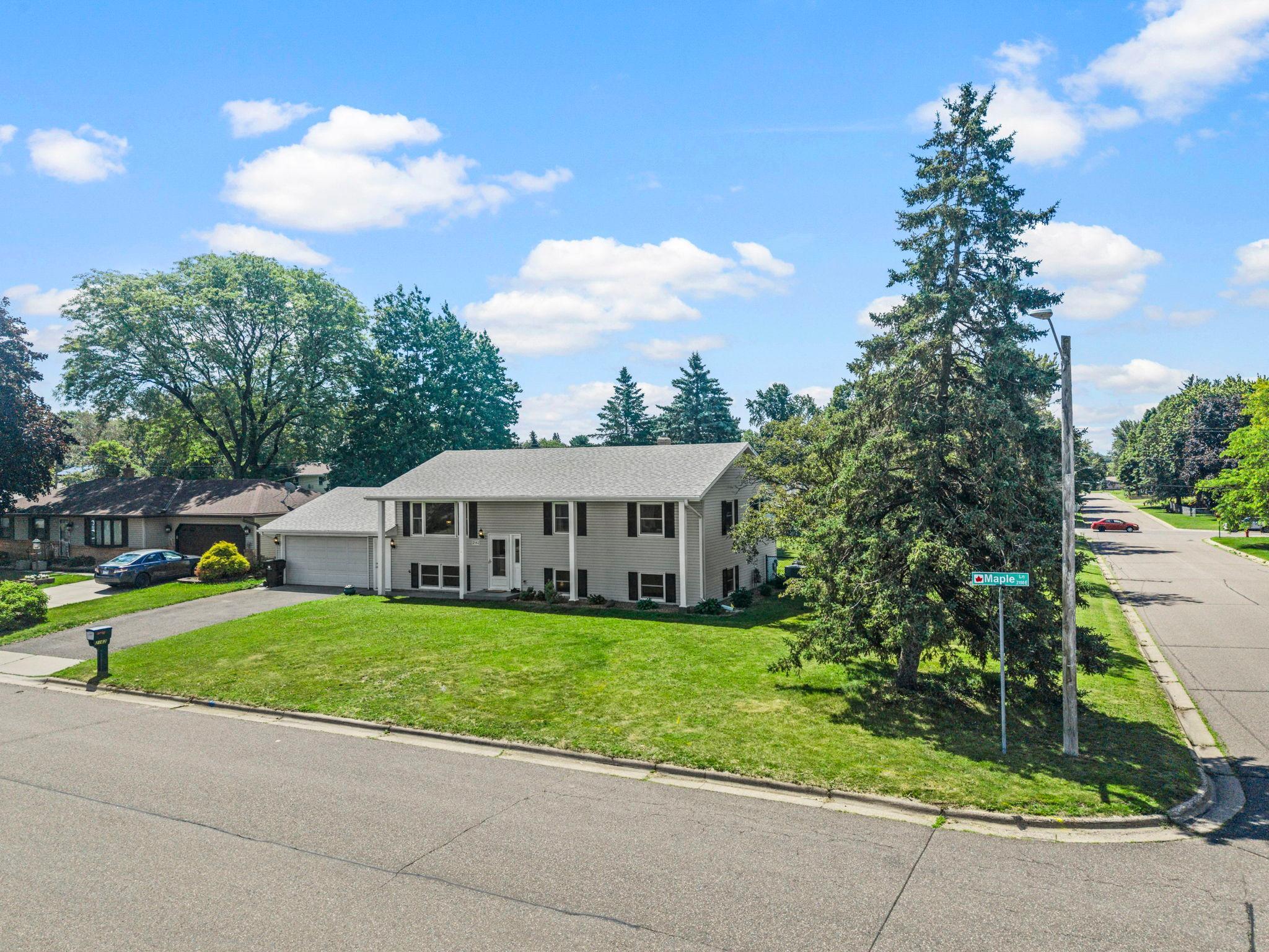 2162 Maple Lane East Maplewood, MN 55109 - Photo 39 of 50