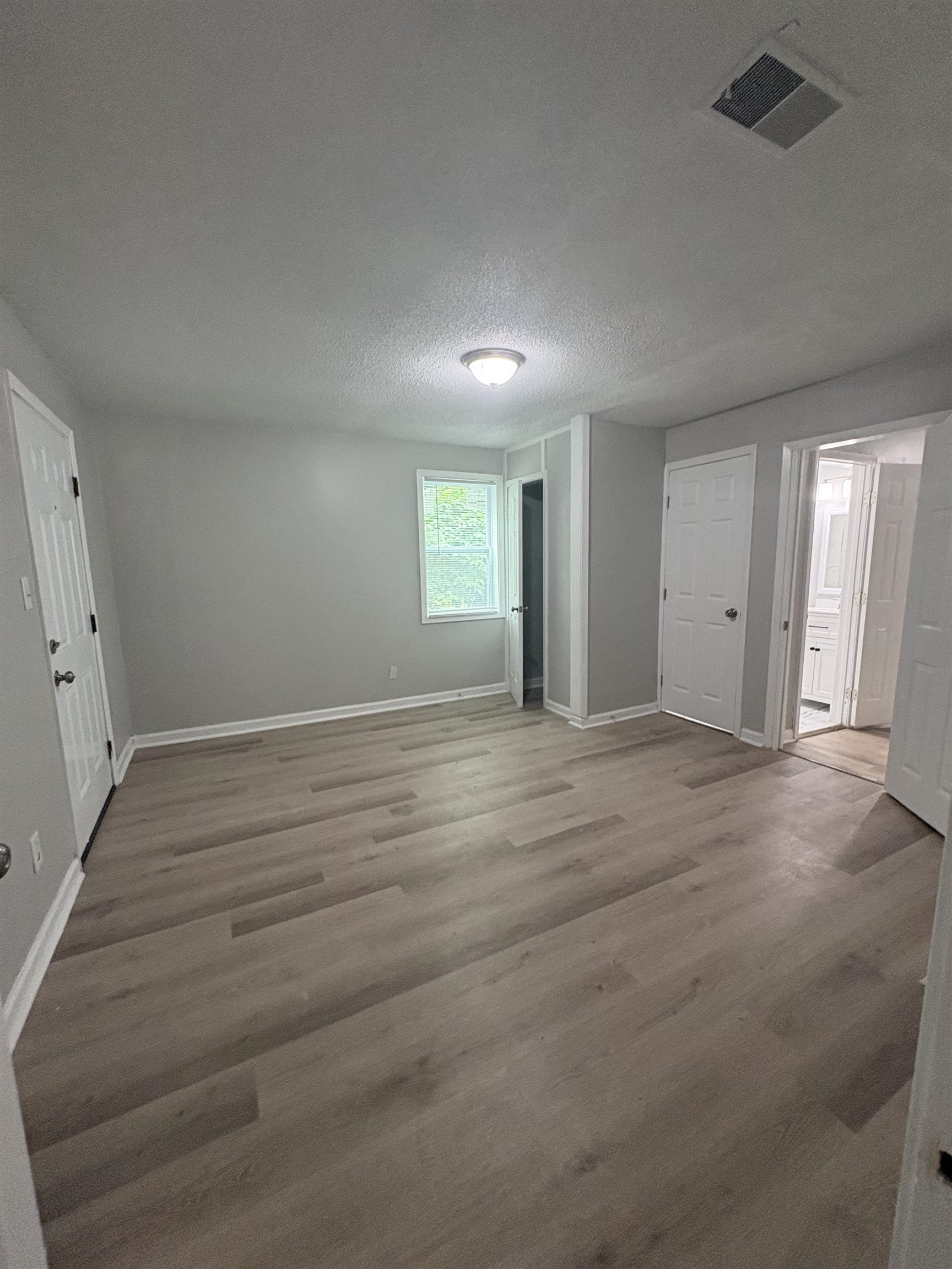 945 Nora Road Memphis, TN 38109 - Photo 9 of 27 Gallery Image 9