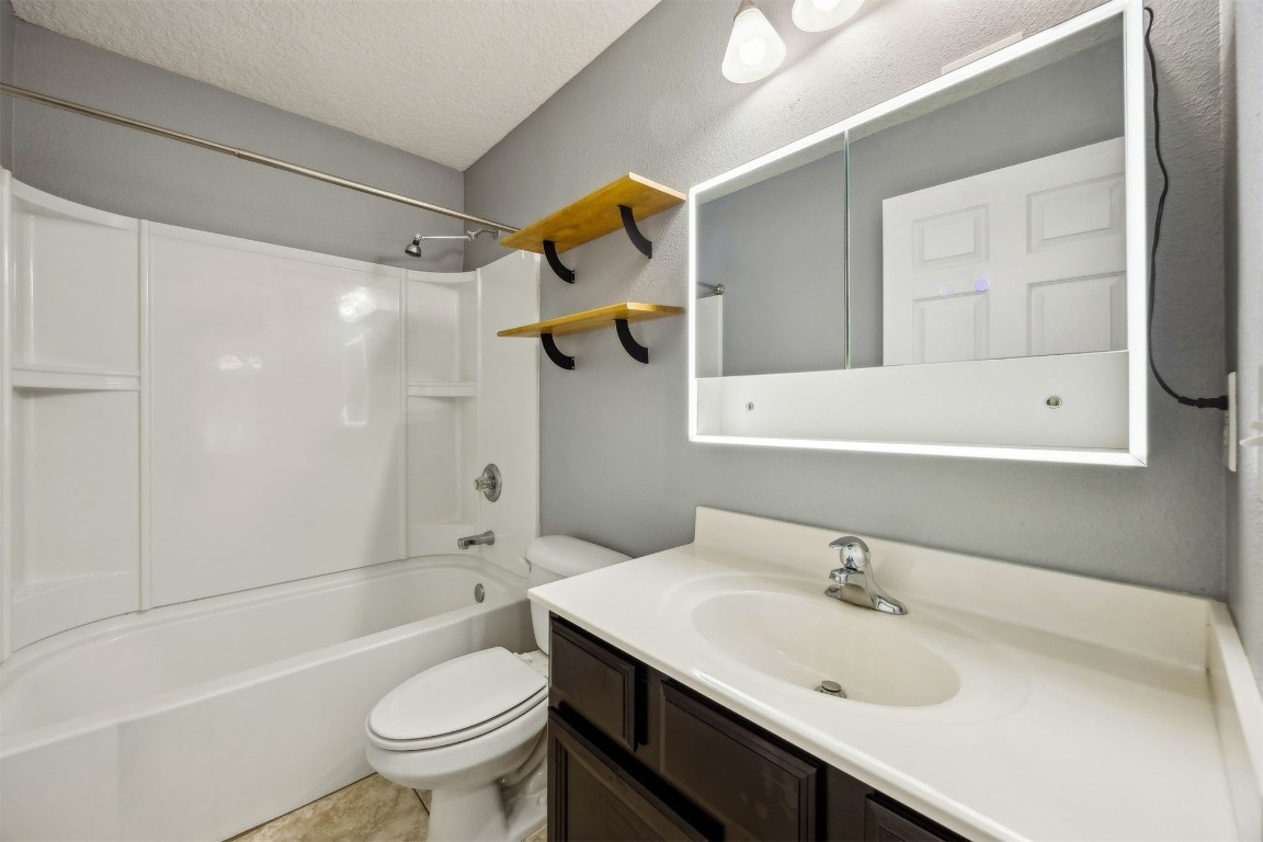 86043 Windfern Court Yulee, FL 32097 - Photo 24 of 33 Hall Bathroom