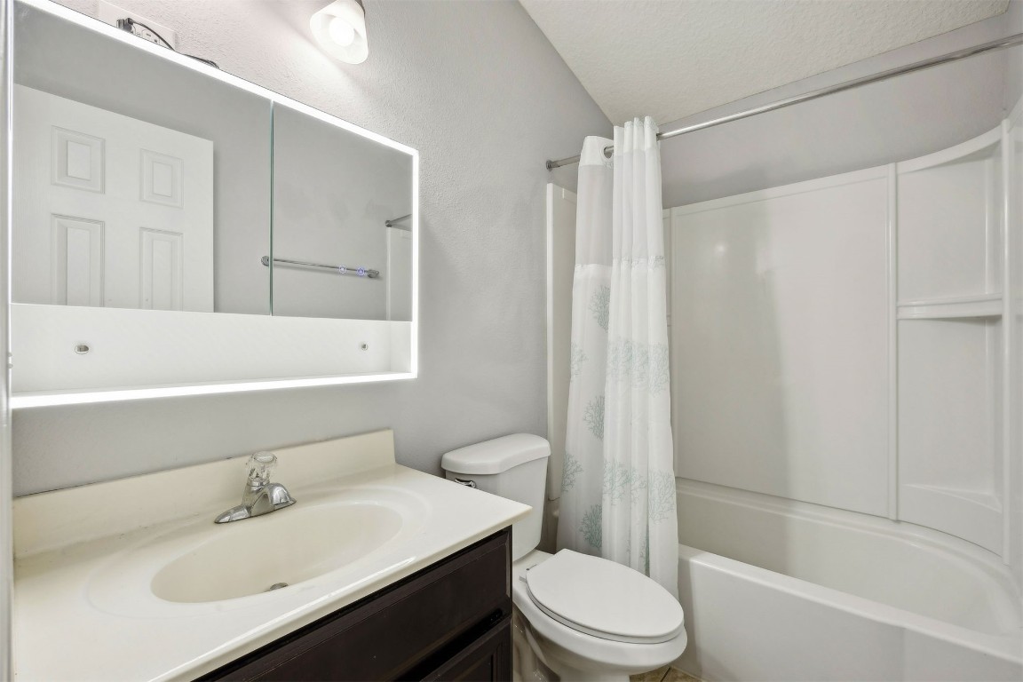 86043 Windfern Court Yulee, FL 32097 - Photo 30 of 33 2nd Floor bathroom