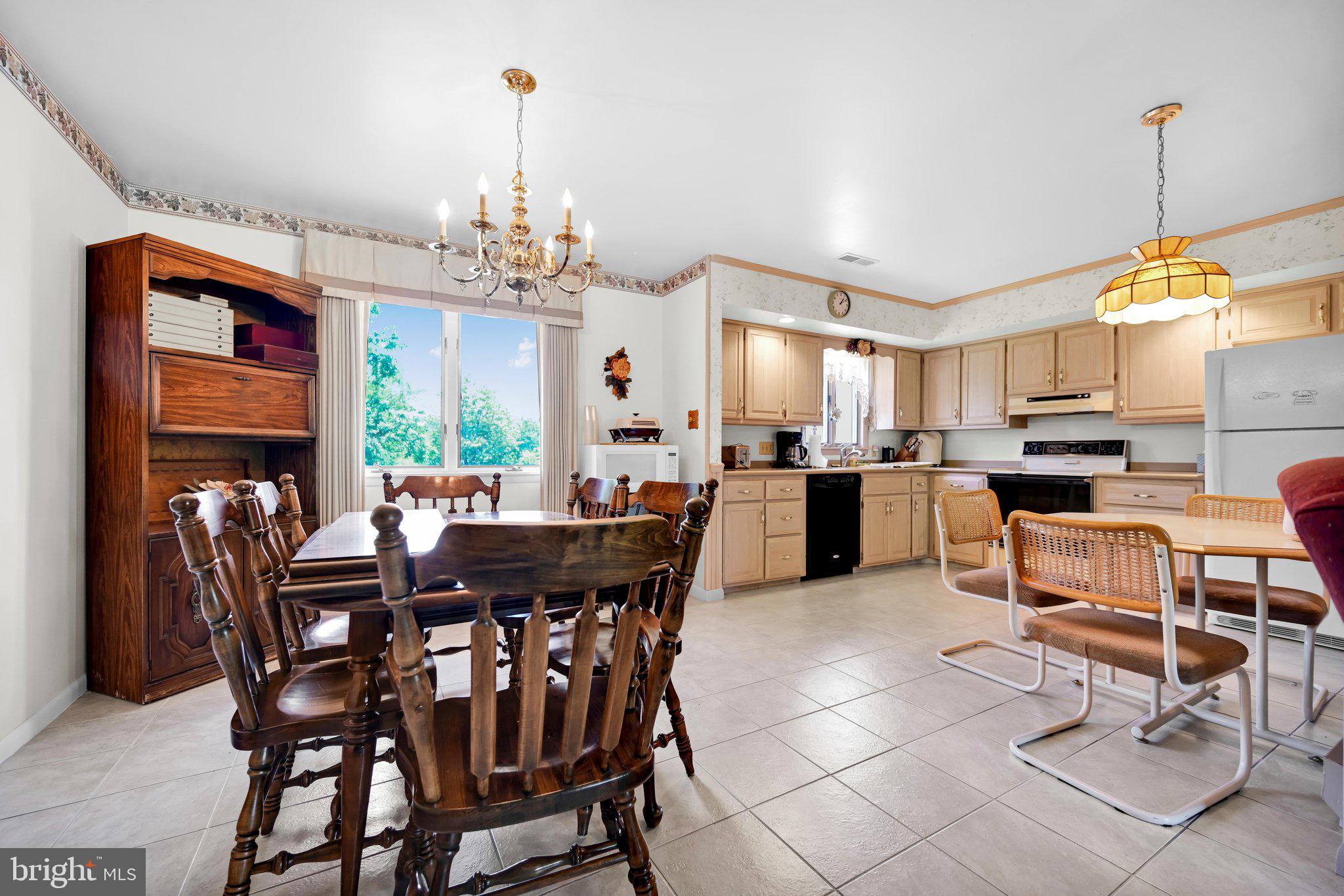 275 Ridge Road Orwigsburg, PA 17961 - Photo 12 of 42 Dining Area