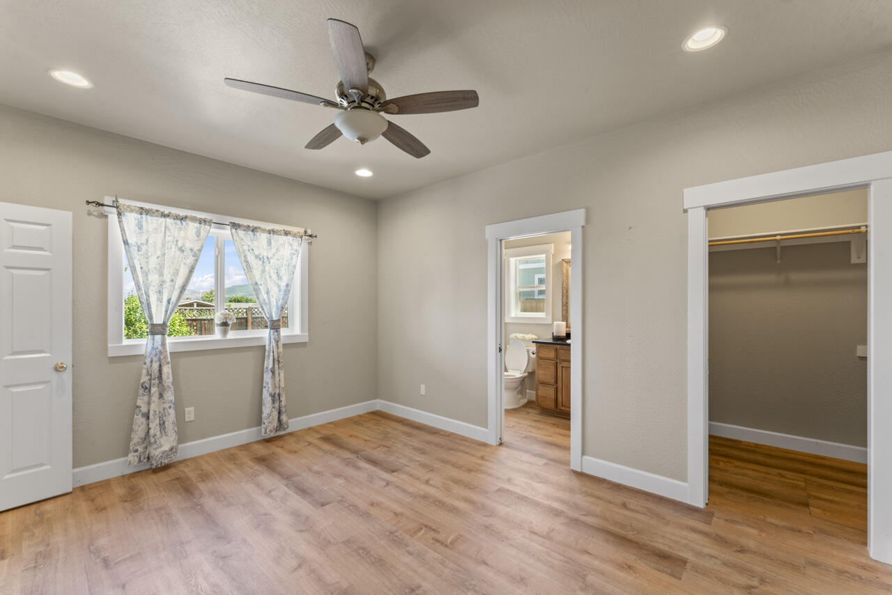 412 Barnum Drive Phoenix, OR 97535 - Photo 15 of 34 Master