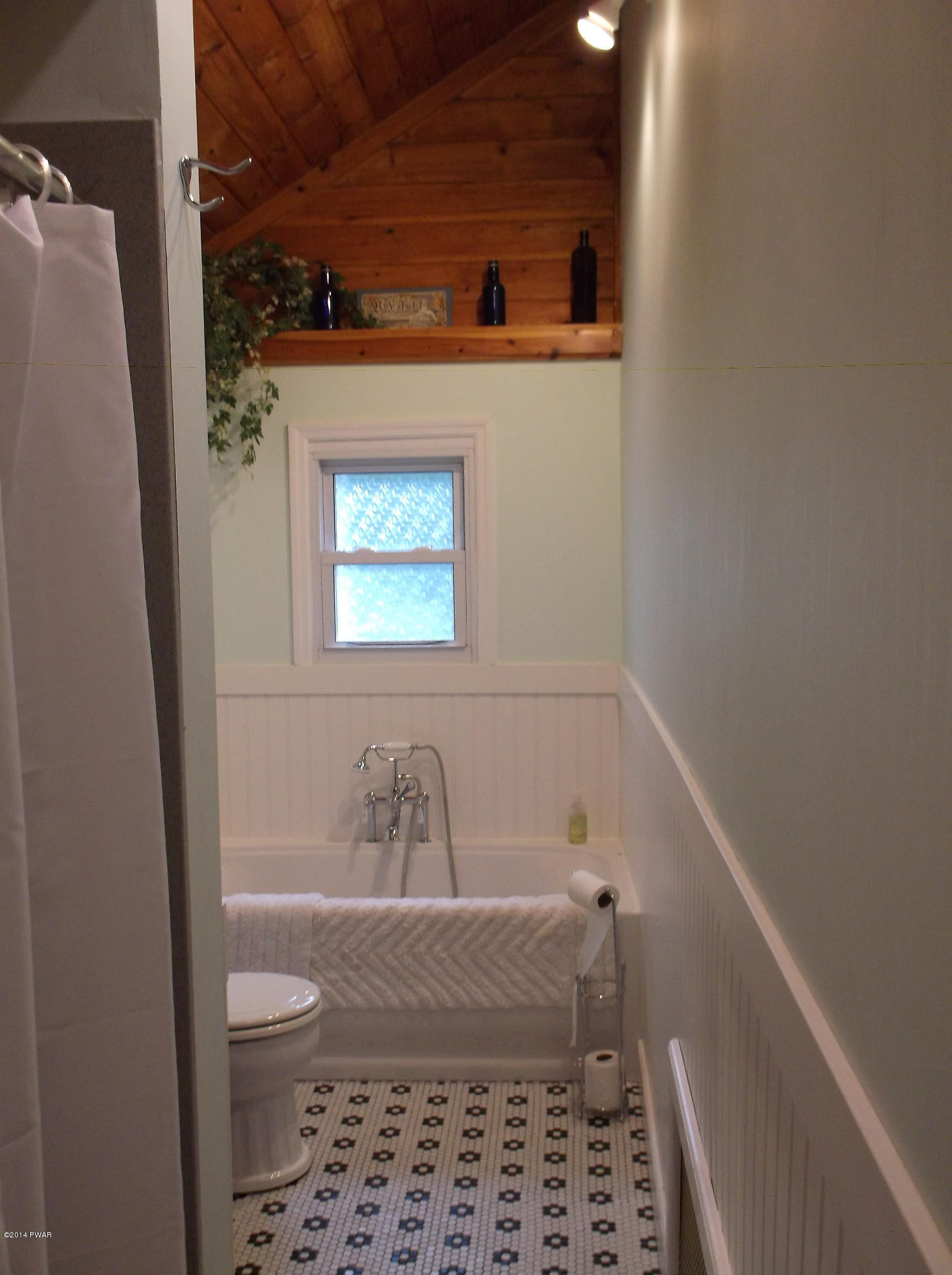 110 Chestnut Ridge Road Dingmans Ferry, PA 18328 - Photo 22 of 31 Gallery Image 22