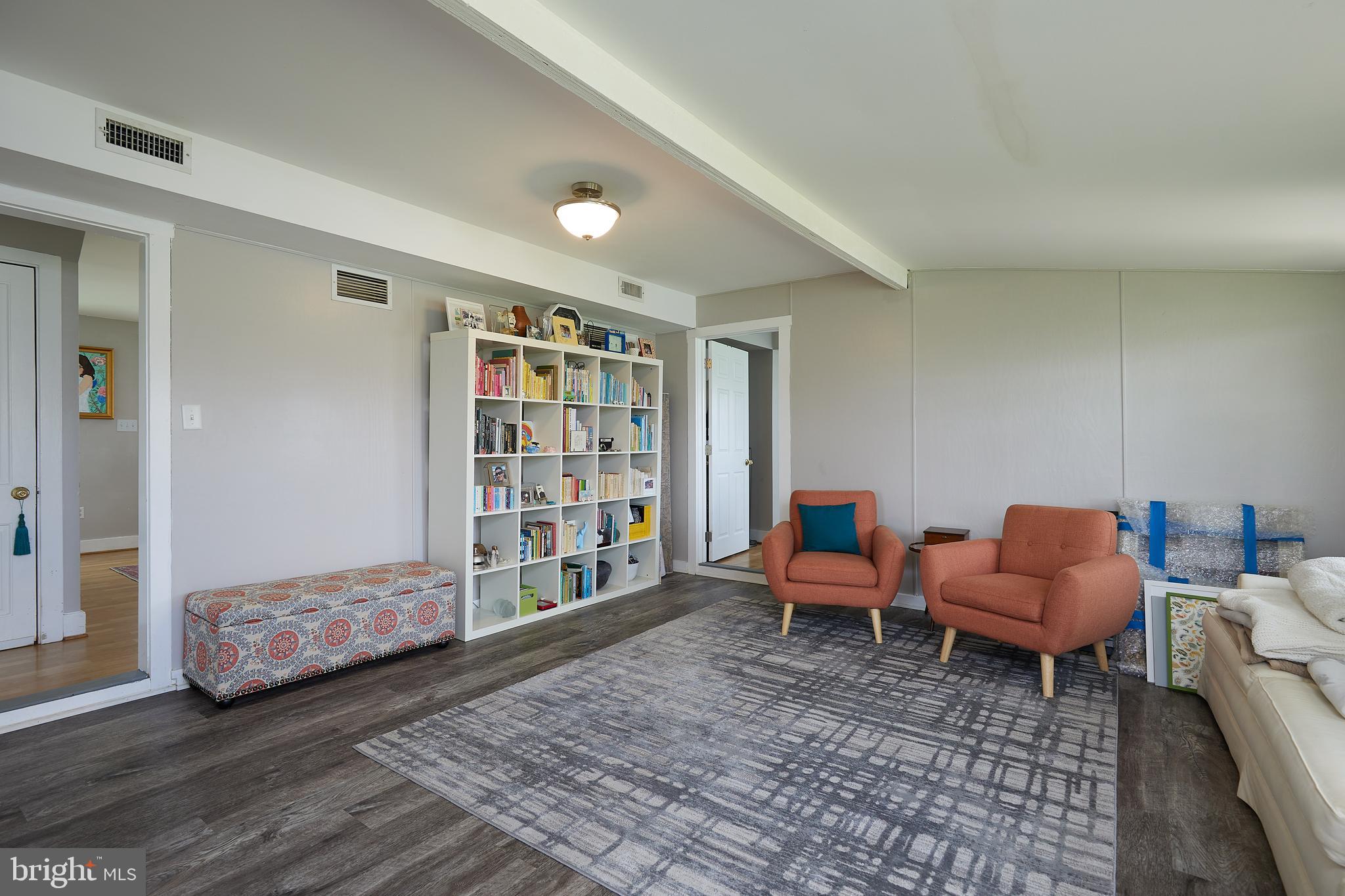 18925 Barnesville Road Dickerson, MD 20842 - Photo 13 of 61 Family room