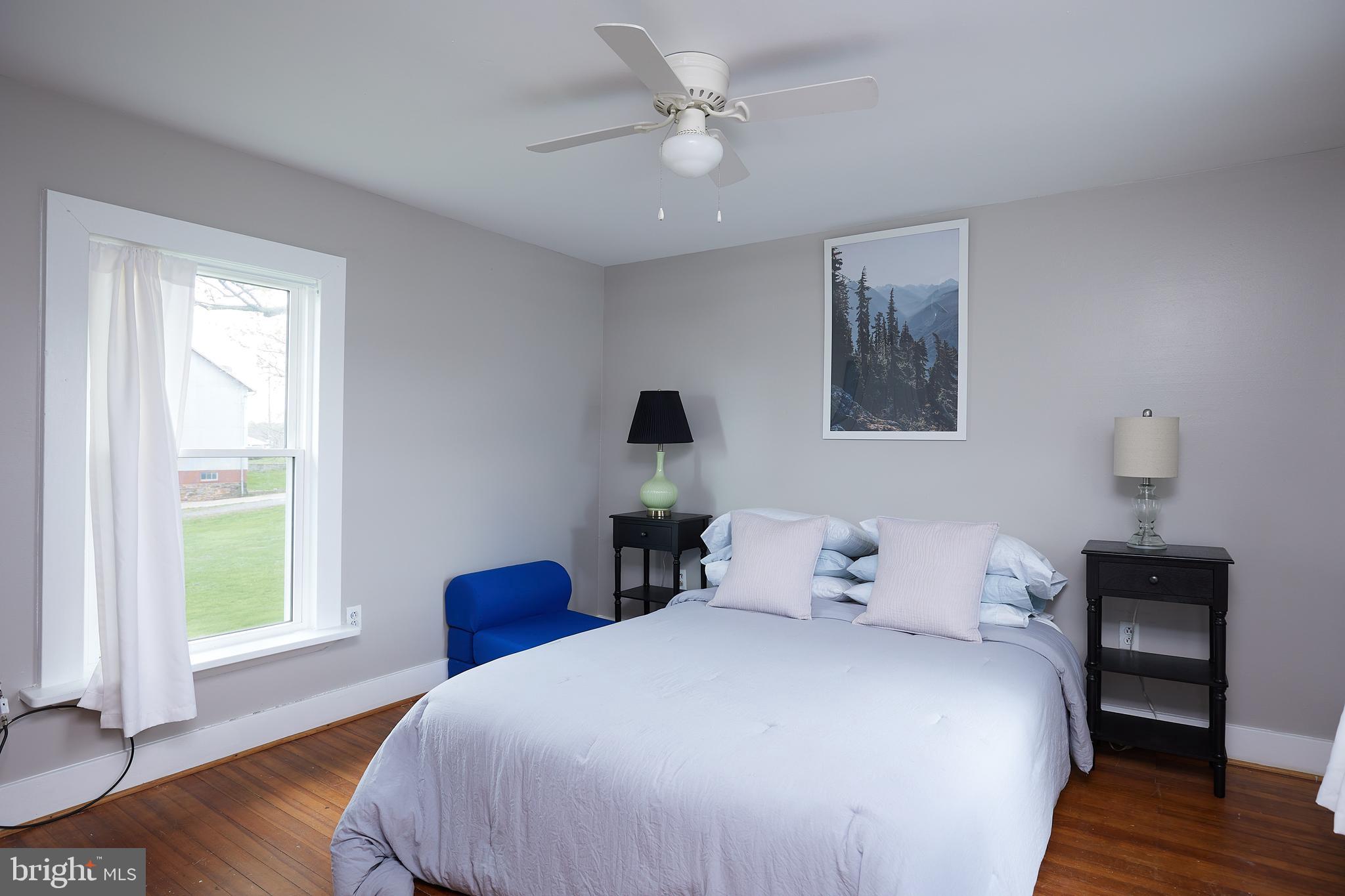 18925 Barnesville Road Dickerson, MD 20842 - Photo 19 of 61 Second Bedroom- second level