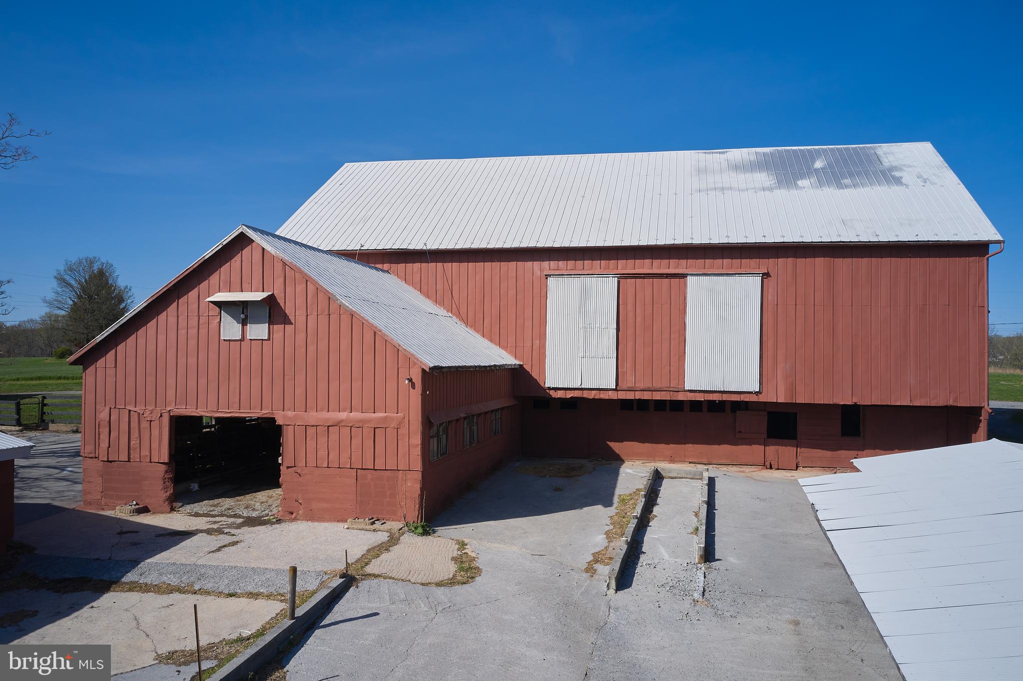 18925 Barnesville Road Dickerson, MD 20842 - Photo 49 of 61 Four bay loafing shed