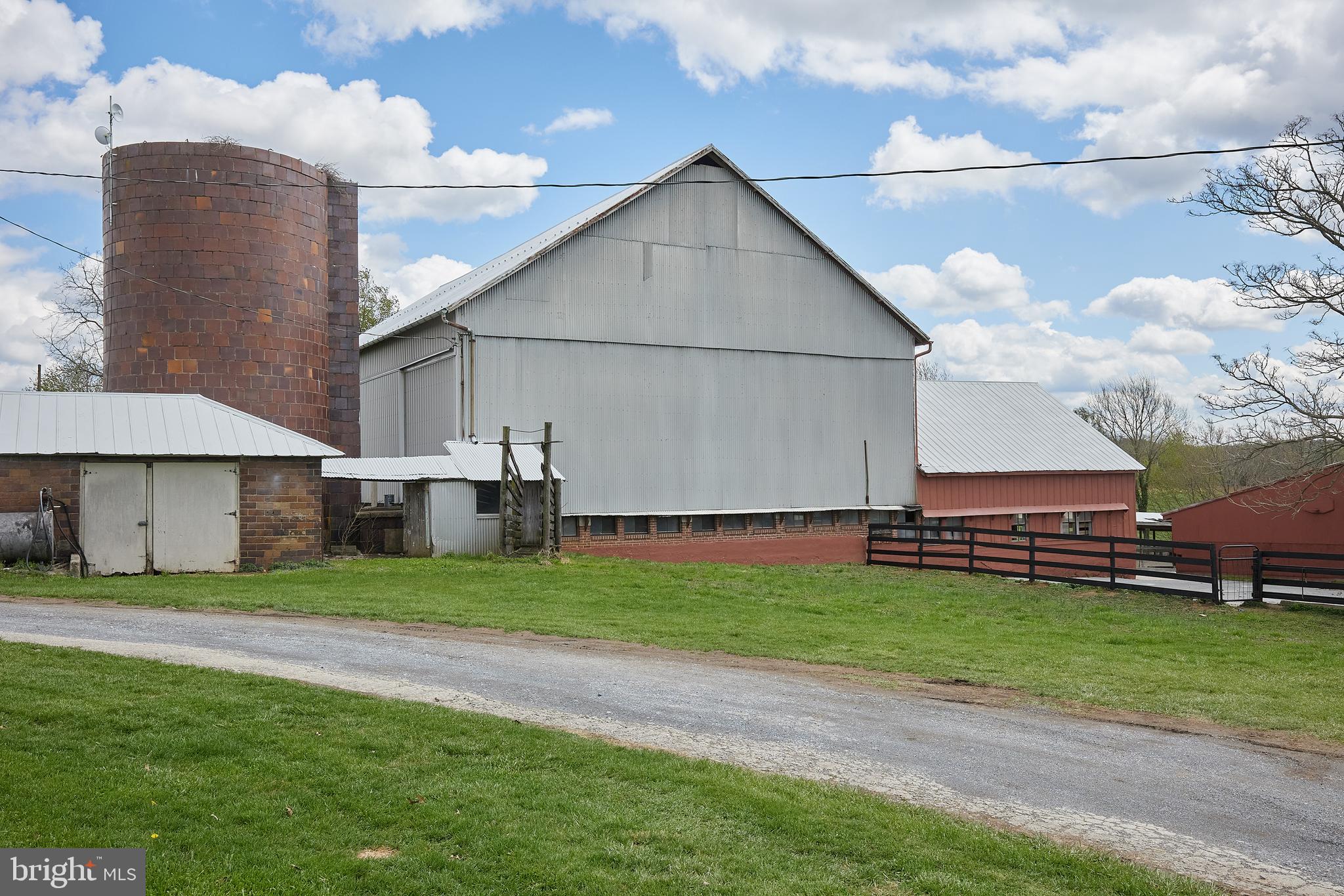 18925 Barnesville Road Dickerson, MD 20842 - Photo 51 of 61 View of bank barn