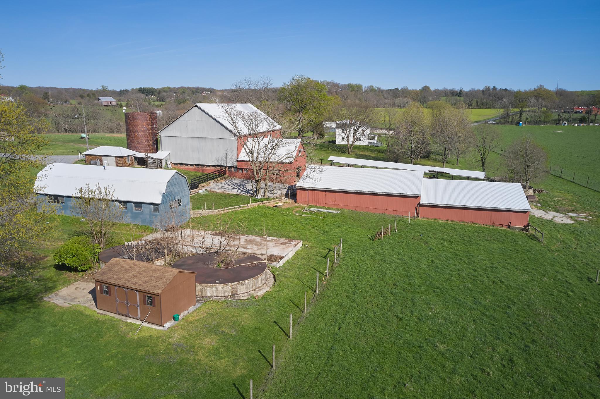 18925 Barnesville Road Dickerson, MD 20842 - Photo 52 of 61 Barn yard complex