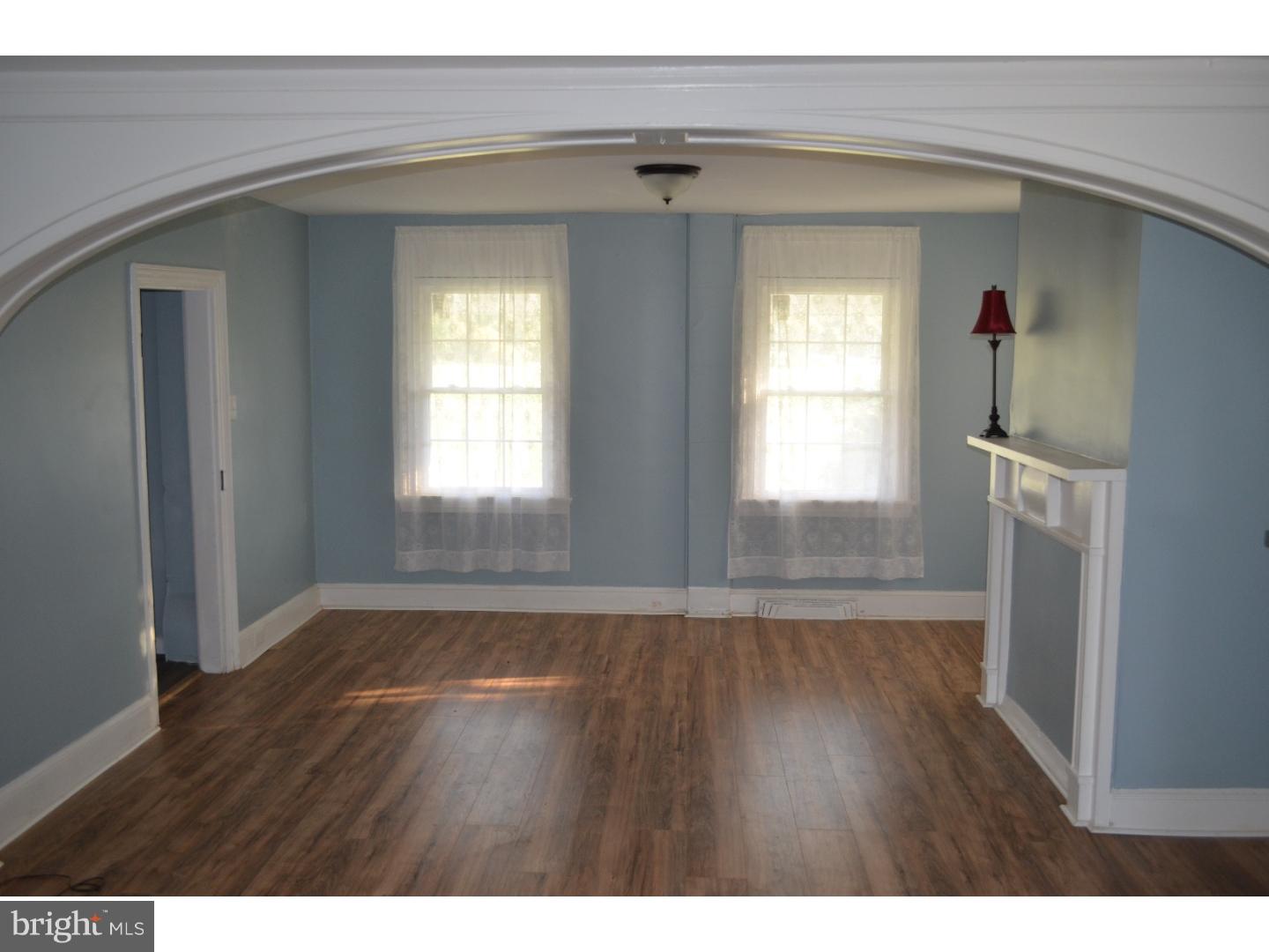 616 Rte 524 Allentown, NJ 08501 - Photo 3 of 18 Living Room