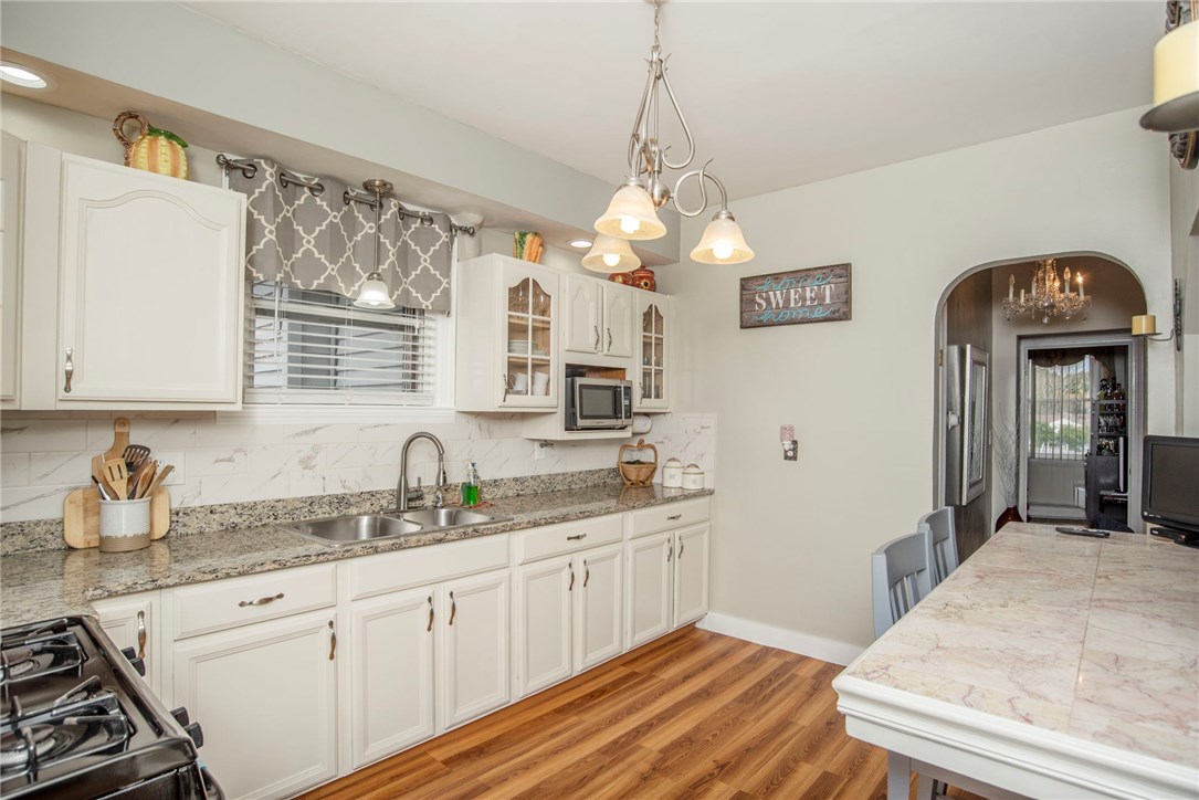 108 George Waterman Road Johnston, RI 02919 - Photo 9 of 33
