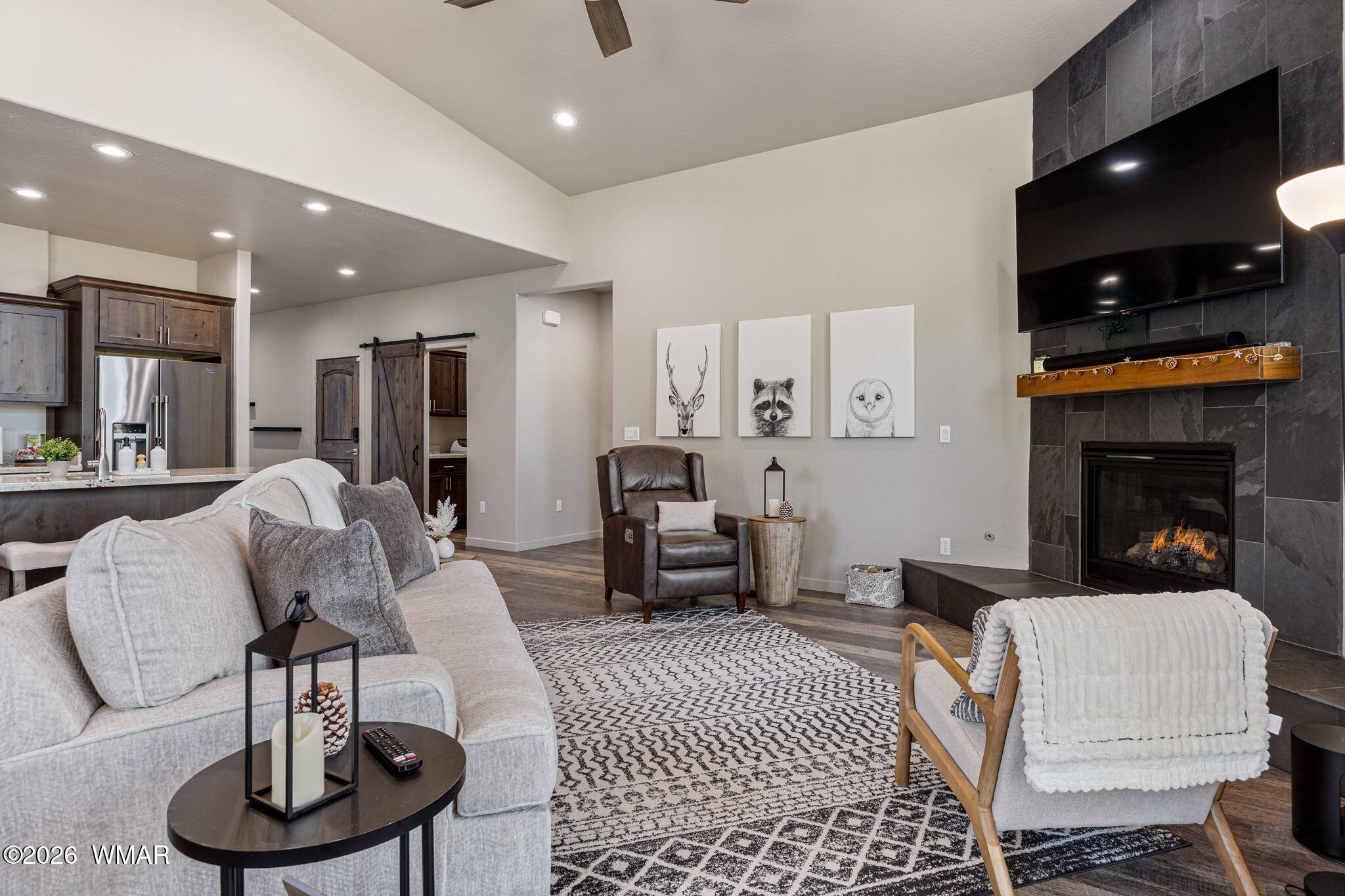 3161 North Eagle Landing Road Show Low, AZ 85901 - Photo 5 of 32 a living room with furniture and a fireplace
