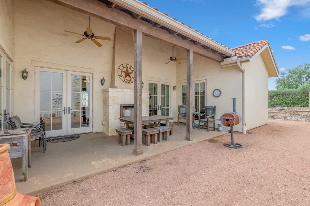 3801-1 Club House Road Kerrville, TX 78028 - Photo 23 of 26 a view of living room with furniture