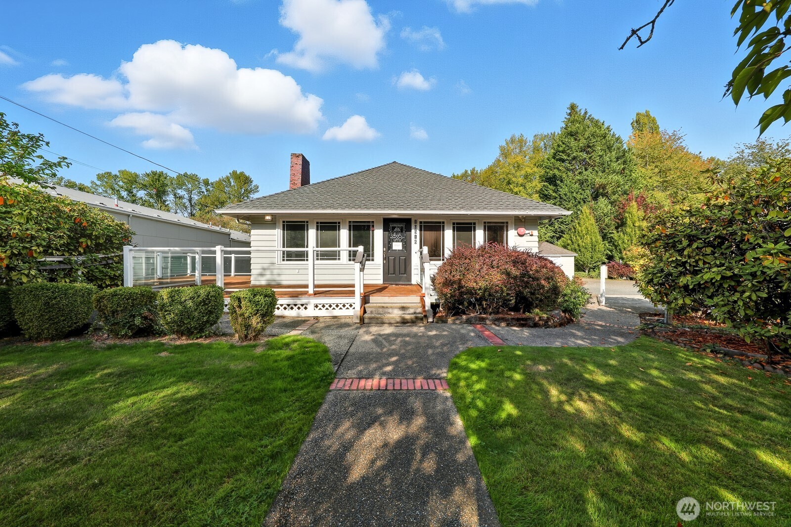 10516 East Riverside Drive Bothell, WA 98011 - Photo 1 of 35