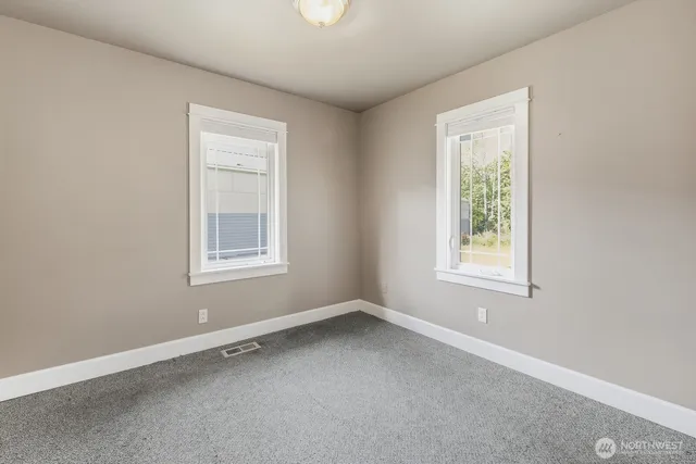 $1,500,000 | 10516 East Riverside Drive, Bothell, WA 98011