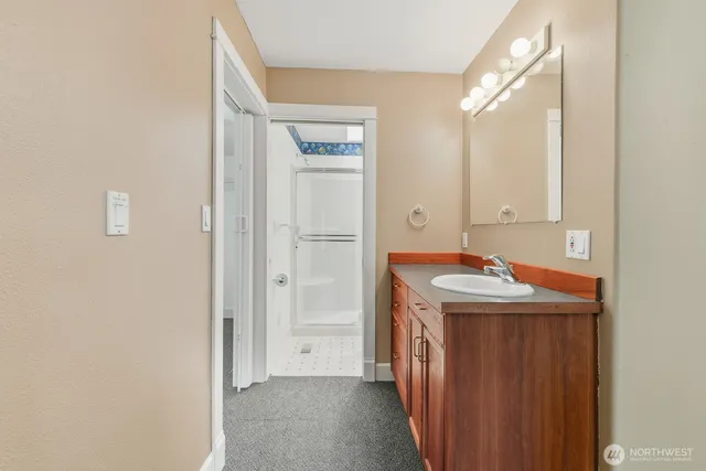 $1,500,000 | 10516 East Riverside Drive, Bothell, WA 98011