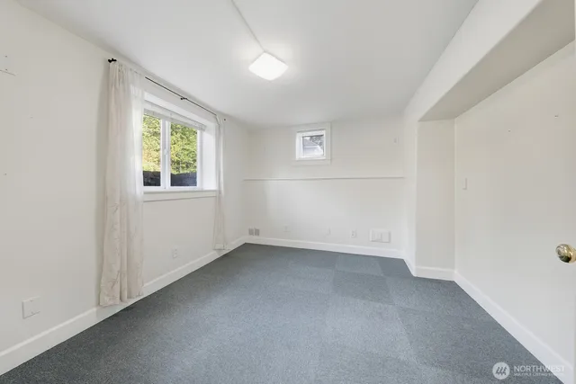 $1,500,000 | 10516 East Riverside Drive, Bothell, WA 98011