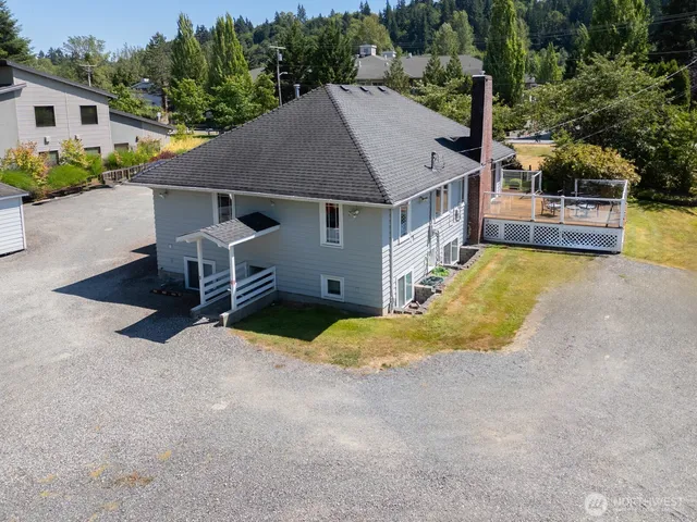 $1,500,000 | 10516 East Riverside Drive, Bothell, WA 98011