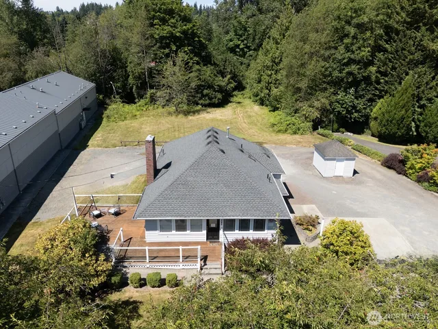 $1,500,000 | 10516 East Riverside Drive, Bothell, WA 98011