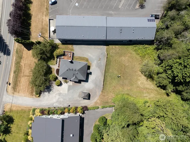 $1,500,000 | 10516 East Riverside Drive, Bothell, WA 98011