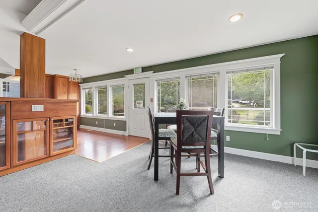 $1,500,000 | 10516 East Riverside Drive, Bothell, WA 98011