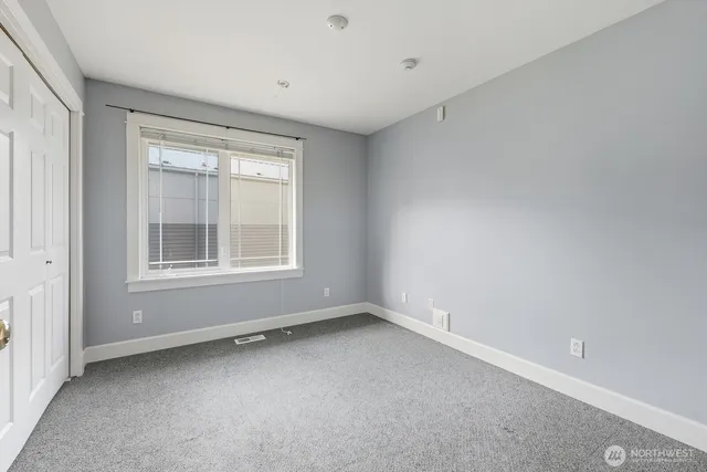 $1,500,000 | 10516 East Riverside Drive, Bothell, WA 98011