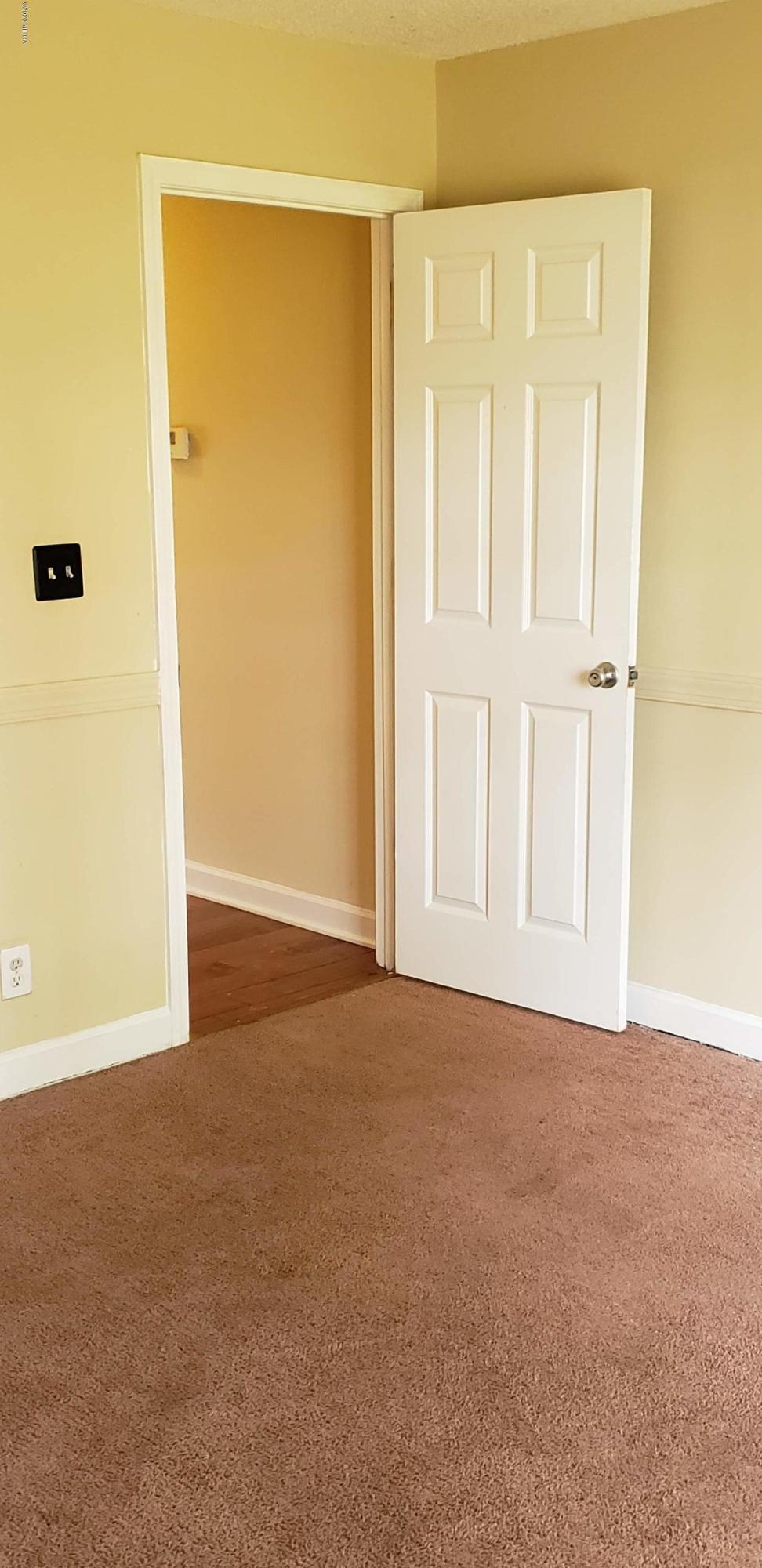 515 Amanda Way Macon, GA 31216 - Photo 21 of 33 a view of an empty room with a window