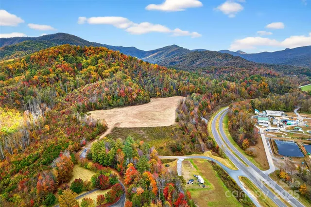 a view of an outdoor space