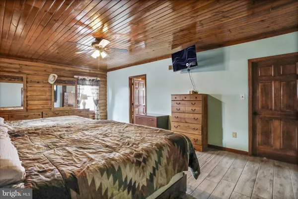 a view of a storage & utility room