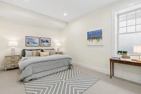 $12,995,000 | 5 Eileens Path, East Hampton, NY 11937