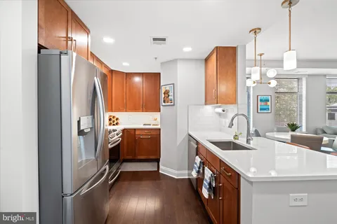 $695,000 | 525 North Fayette Street, Unit 223, Alexandria, VA 22314
