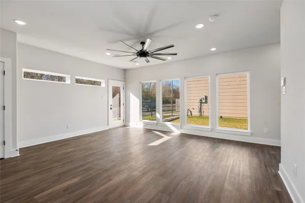 $2,300 | 8430 Grandview Street, Houston, TX 77051