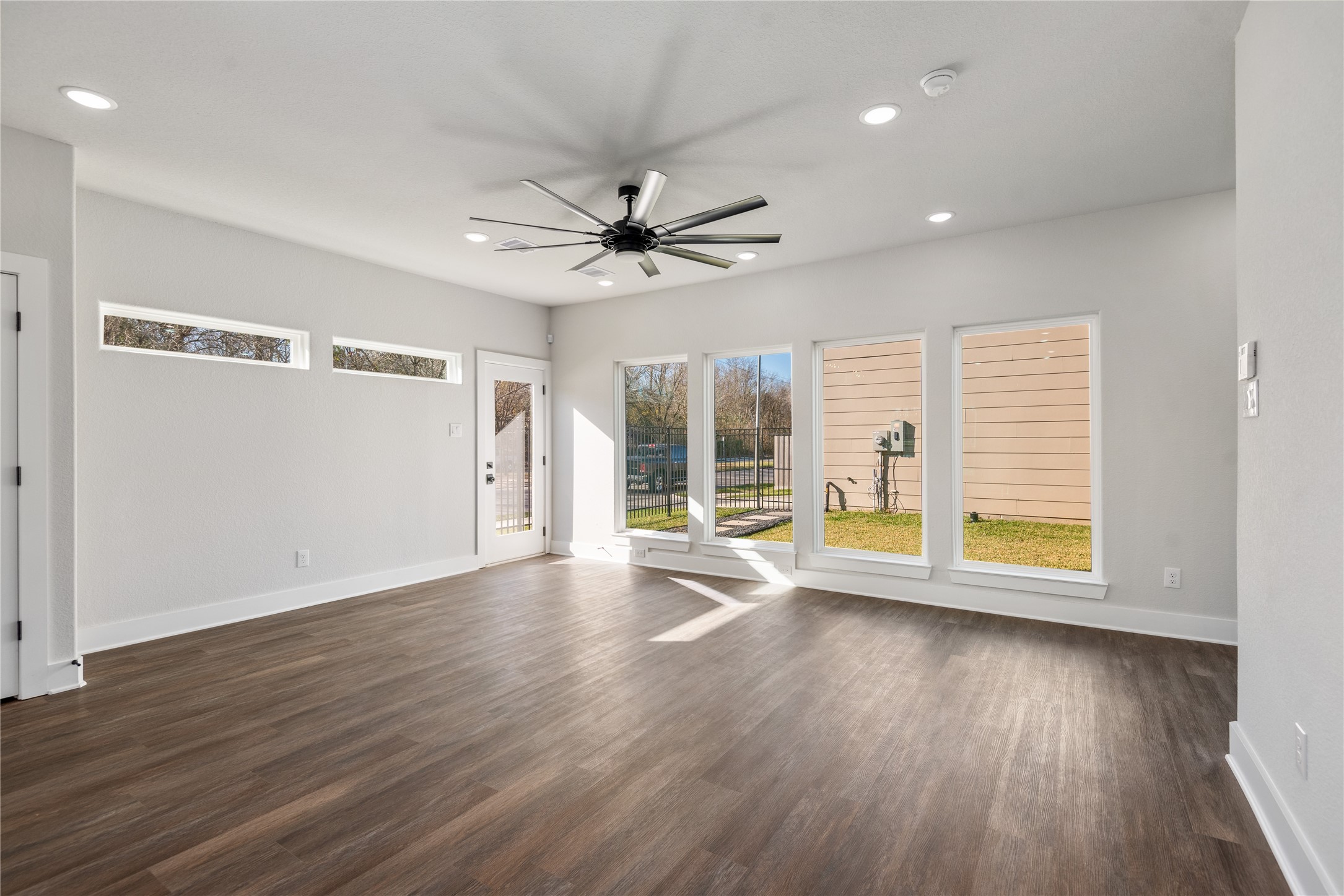 8430 Grandview Street Houston, TX 77051 - Photo 12 of 30