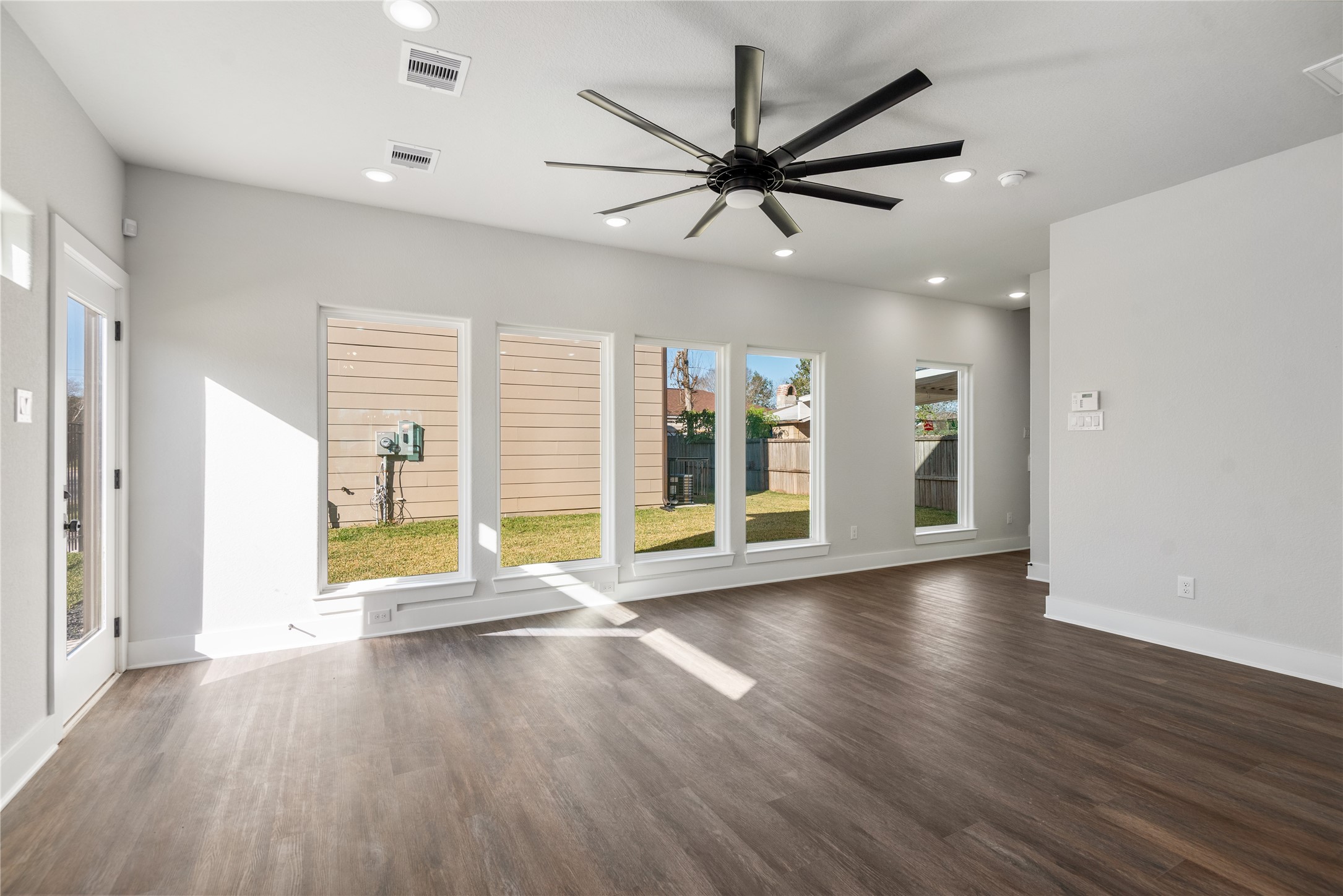 8430 Grandview Street Houston, TX 77051 - Photo 14 of 30
