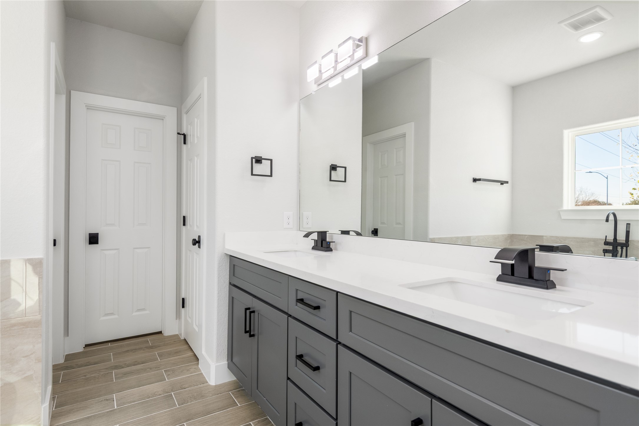 8430 Grandview Street Houston, TX 77051 - Photo 20 of 30