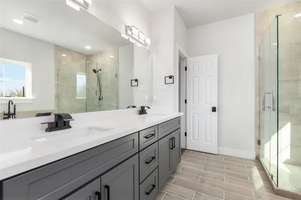 $2,300 | 8430 Grandview Street, Houston, TX 77051