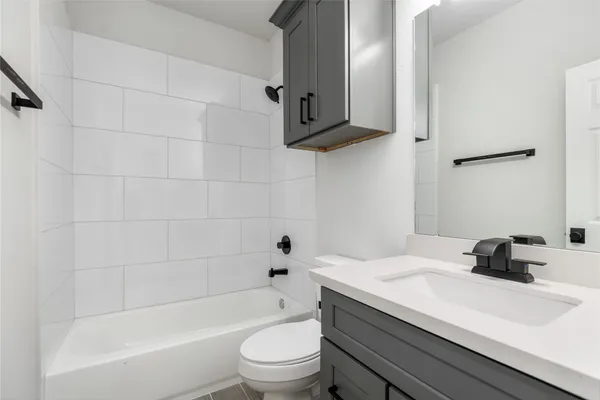 $2,300 | 8430 Grandview Street, Houston, TX 77051