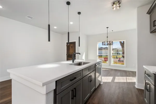 $2,300 | 8430 Grandview Street, Houston, TX 77051