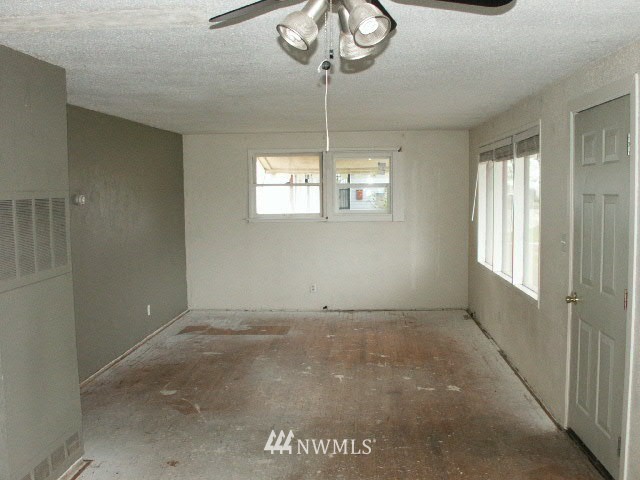 323 North Dale Road Moses Lake, WA 98837 - Photo 8 of 17 Gallery Image 8