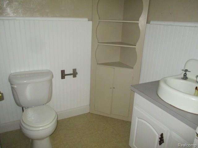1407 North Branch Road North Branch, MI 48461 - Photo 16 of 25 full bath (2).JPG