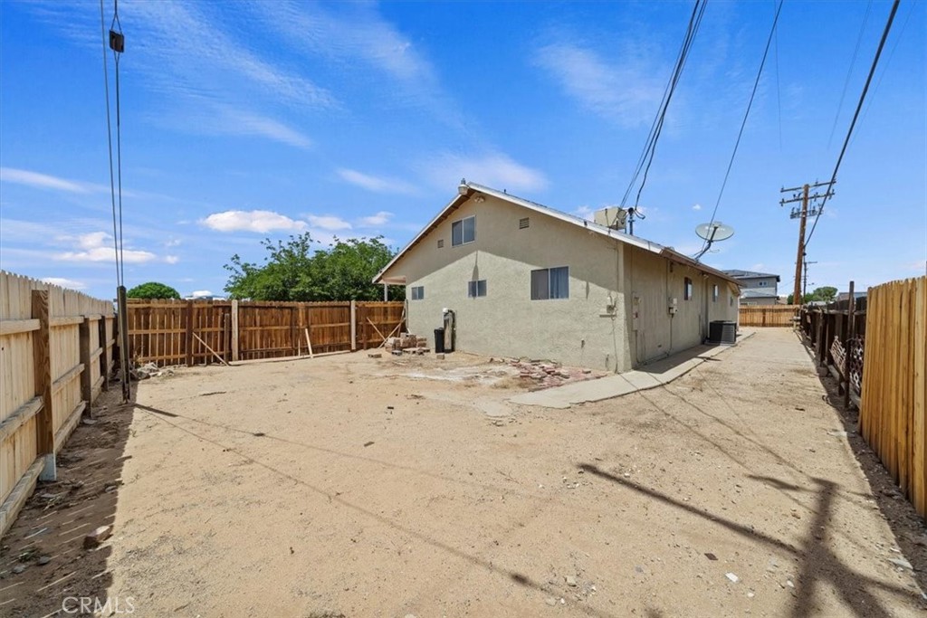 20548 Neuralia Road California City, CA 93505 - Photo 48 of 49 a view of a backyard