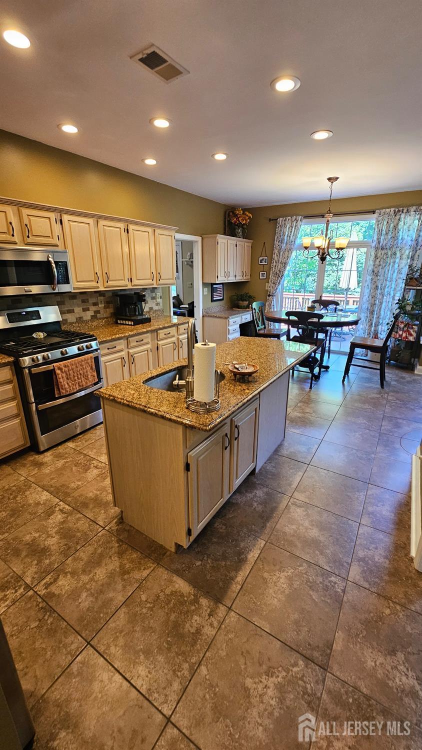 5 Tree Farm Road Monmouth Junction, NJ 08852 - Photo 3 of 32