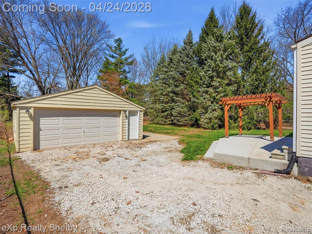 49301 Schoenherr Road Utica, MI 48315 - Photo 35 of 47 Gallery Image 35
