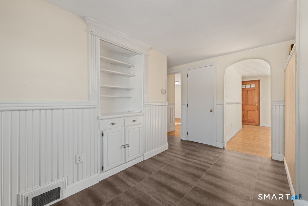 71 Welland Avenue Waterbury, CT 06708 - Photo 14 of 34